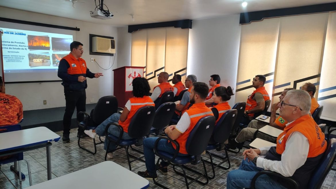 Rio intensifica combate aos incêndios florestais e prevenção a desastres - Revista Incêndio