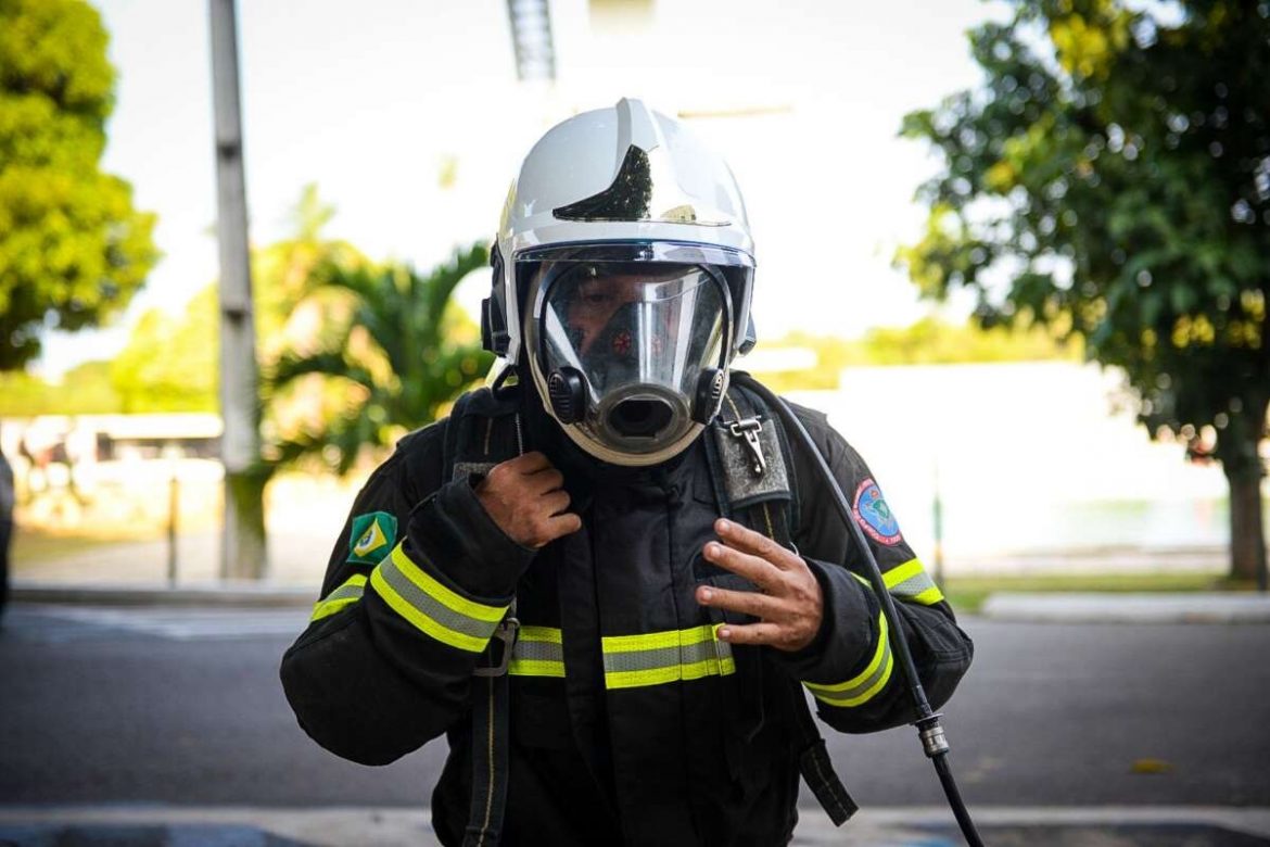 EPIs dão o tom da segurança em instruções técnicas aos bombeiros e socorristas – Caderno Incêndio EPIs dão o tom da segurança em instruções técnicas aos bombeiros e socorristas - Caderno Incêndio