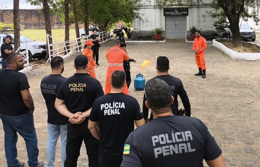 Órgãos públicos investem em formação de Brigadas para proteger servidores e cidadãos – Caderno Incêndio Órgãos públicos investem em formação de Brigadas para proteger servidores e cidadãos - Caderno Incêndio
