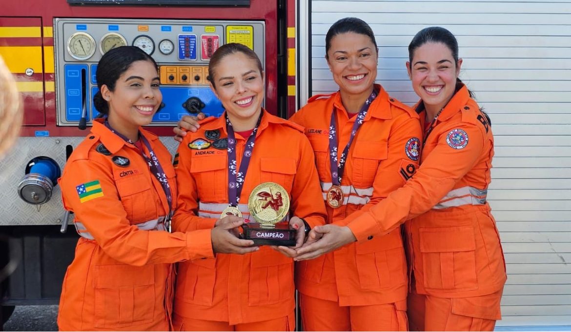 Mulheres bombeiras reivindicam direitos e trocam experiências em evento do setor - Caderno Incêndio