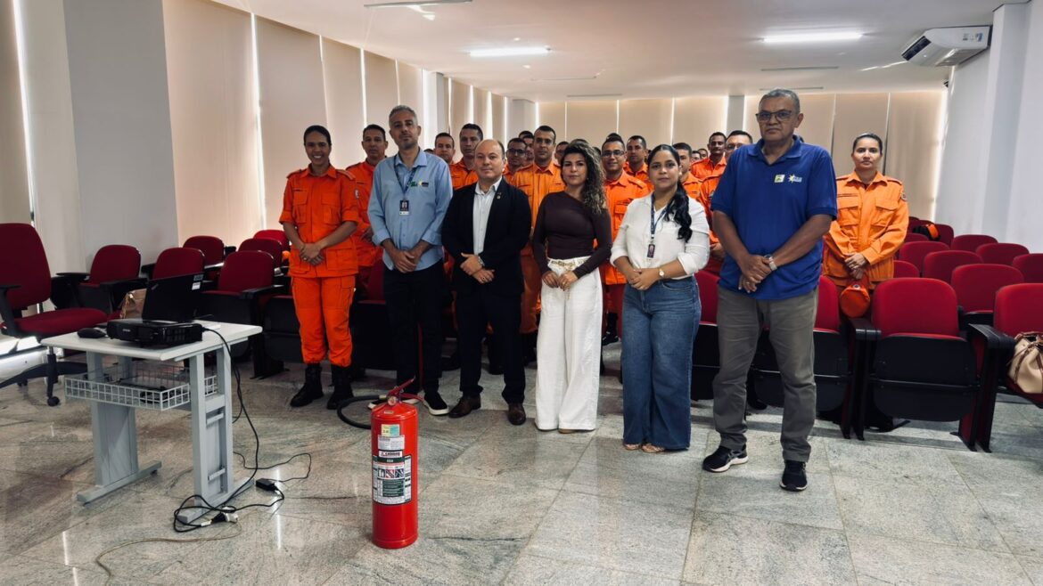 Do manuseio a eficiência, bombeiros se especializam em extintores para multiplicar conhecimento - Caderno Incêndio